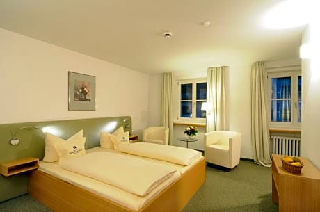 Junior Suite (2 Adults)