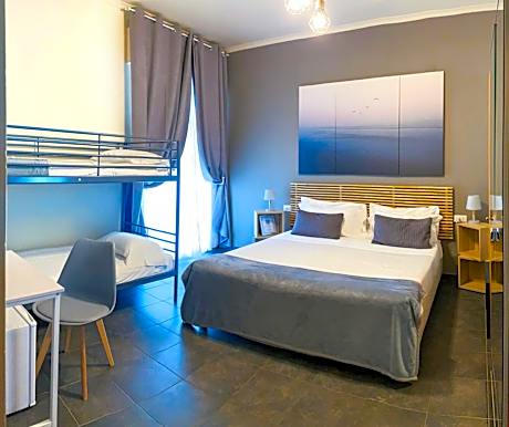 Family Room (2 Adults + 2 Children)