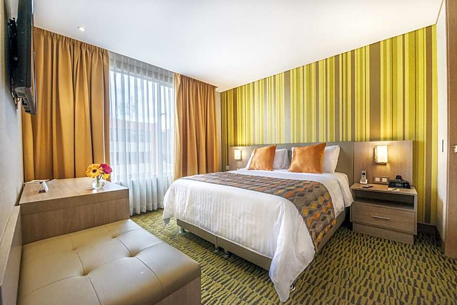 Hotel Plaza Suites