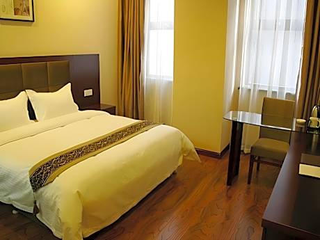 Queen Room with View