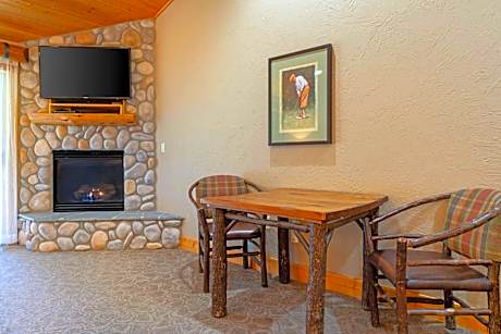 King Suite with Spa Bath - Non-Pet Friendly