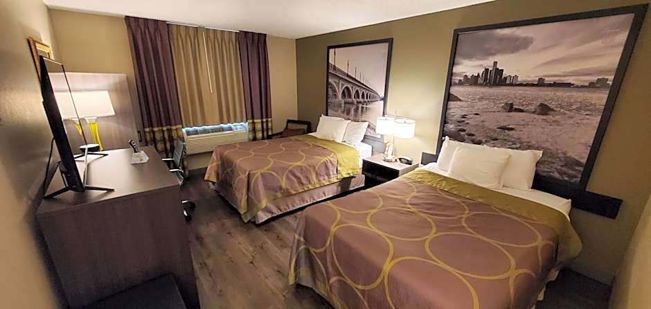 Super 8 by Wyndham Sterling Heights/Detroit Area