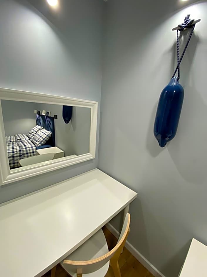 Thruster - Rooms, Kitchen, Chill-Out Zone-Netflix, Lobby-Netflix