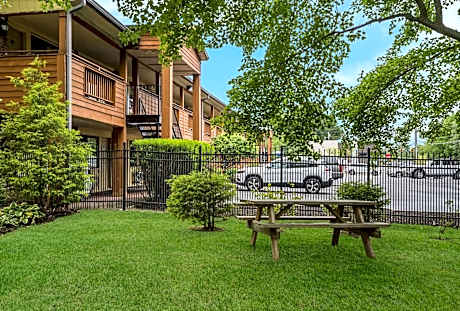 SureStay Plus by Best Western Woodbury Inn