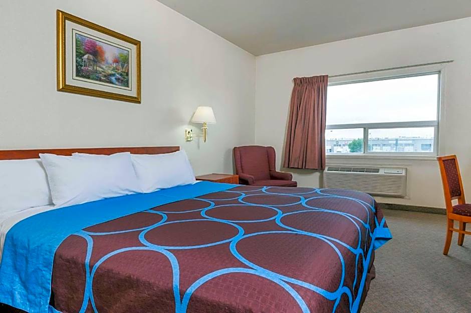 Super 8 by Wyndham Edmonton/West