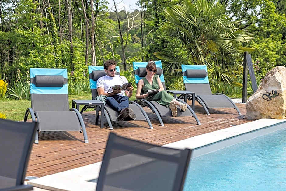 "Notre Bastide" Maison et table d'hôtes sur réservation, Piscine, Climatisation, Jacuzzi, Prise pour VE