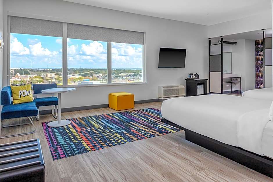 Aloft Dallas Arlington South