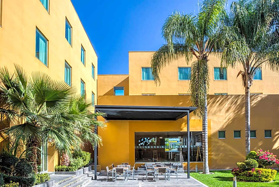 Fiesta Inn Express San Luis Potosi Oriente