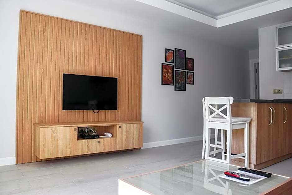 Sea Breeze Hotel and Apartments