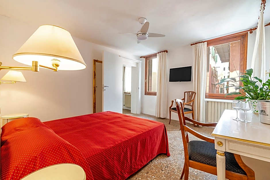 San Luca Flats