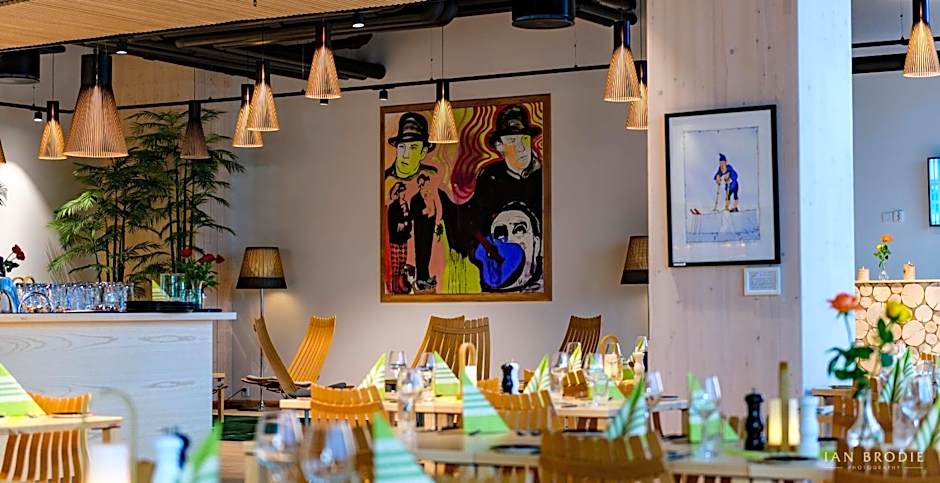 Wood Hotel by Frich's