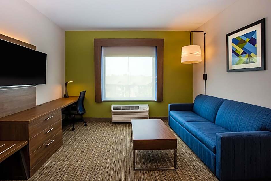 Photo 1 of 5 of 1 King Bed Suite, Accessible, Bathtub