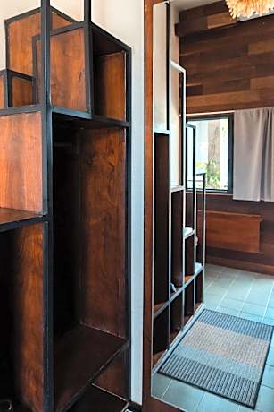 Queen Room with Pool View (Tiny House Concept)