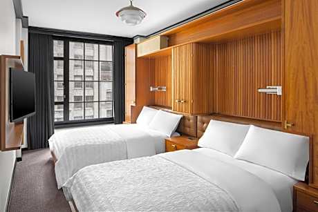 Deluxe Double Room - Mobility/Hearing Accessible with Roll-In Shower