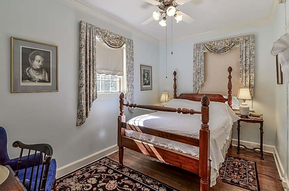 Cedars of Williamsburg Bed & Breakfast