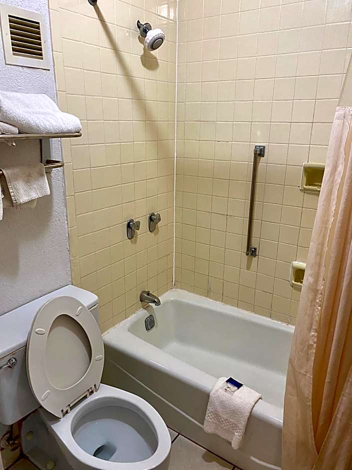 Motel 6 Marianna, FL