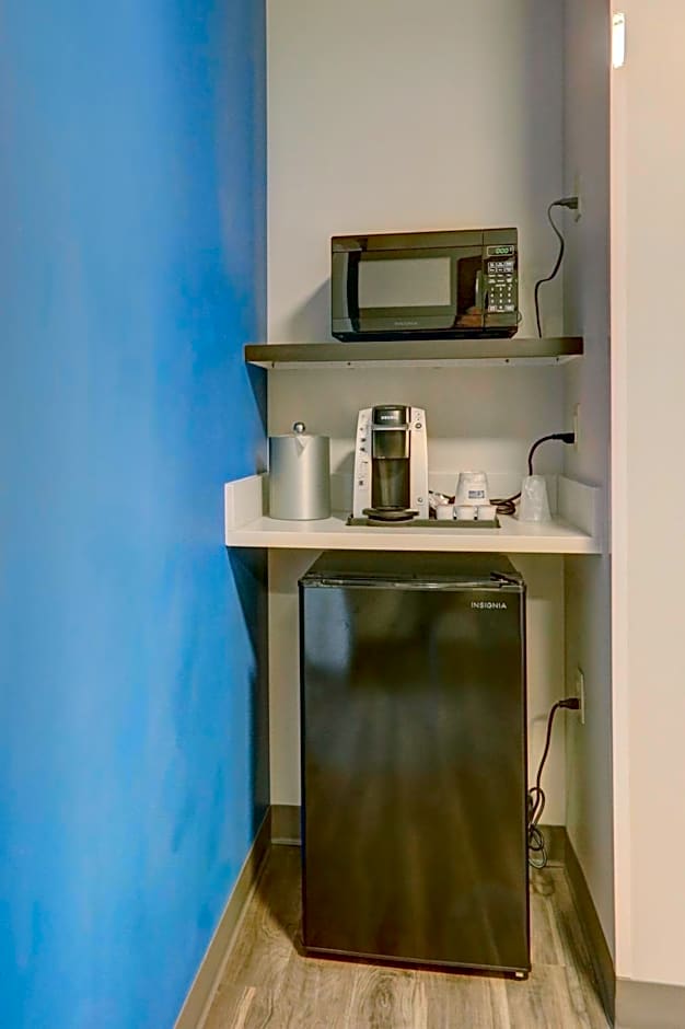 Holiday Inn Express And Suites Auburn Downtown By IHG