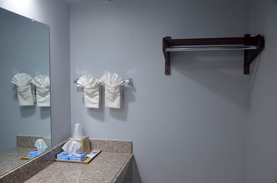 Travelers Inn