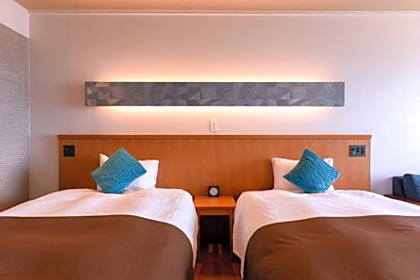 Standard Twin Room with Sea View - Non-Smoking