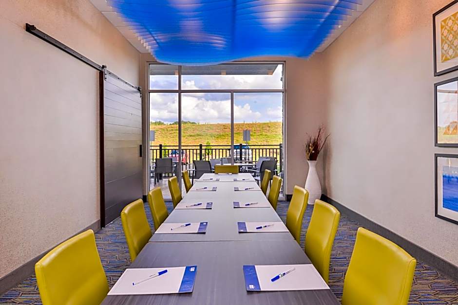 Holiday Inn Express & Suites Farmville By IHG