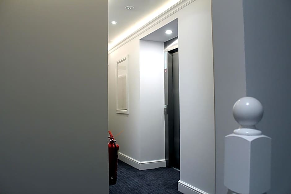 1 Craven Hill Gardens