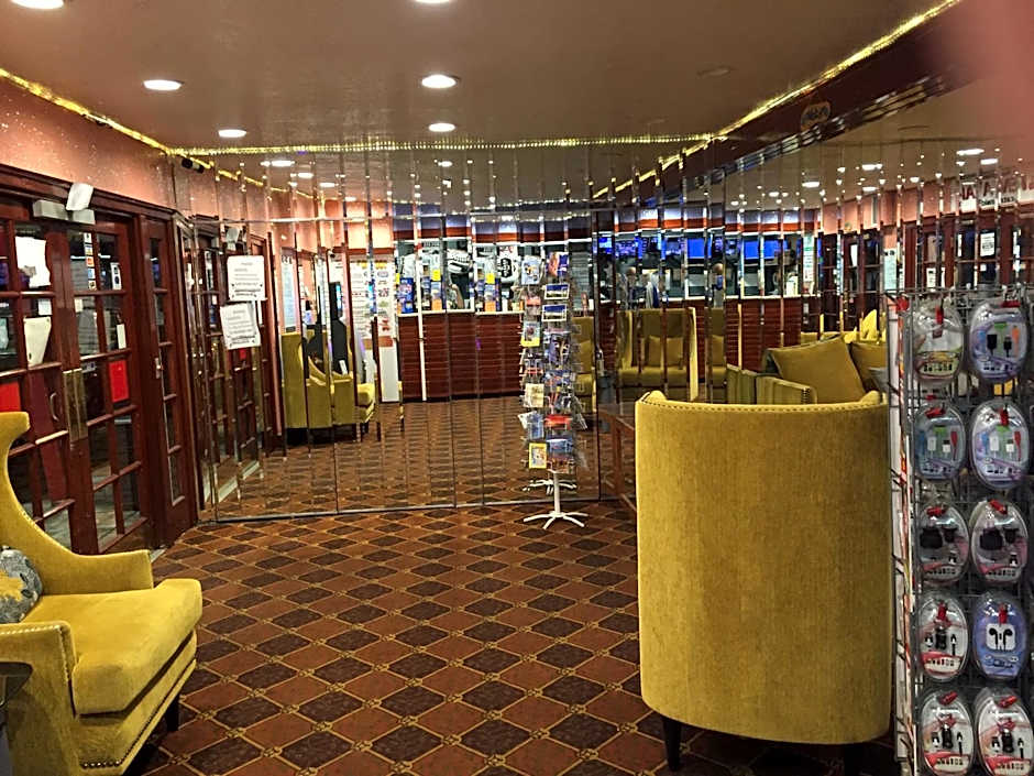 Tradewinds Airport Hotel