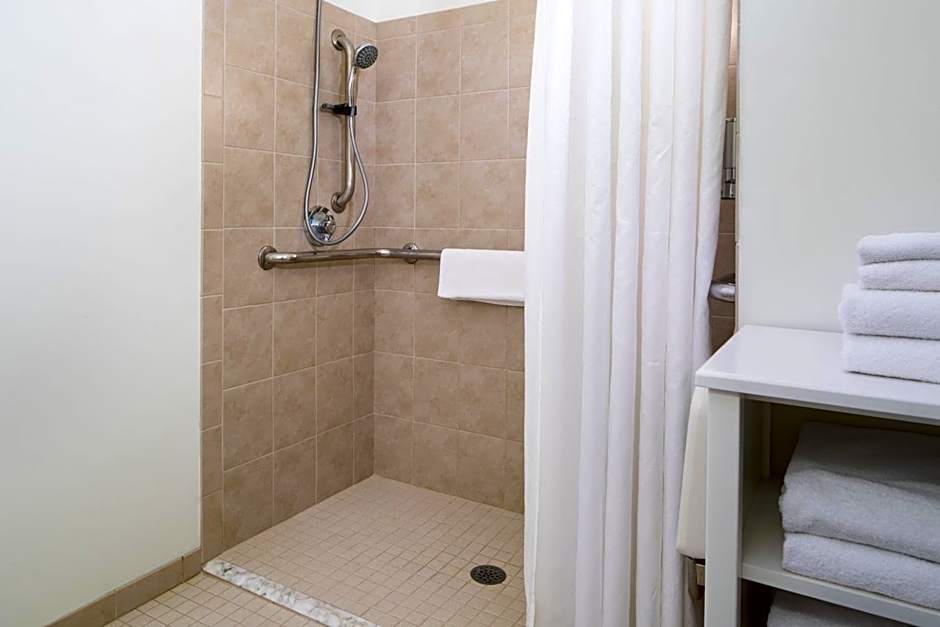 Four Points By Sheraton Louisville Airport