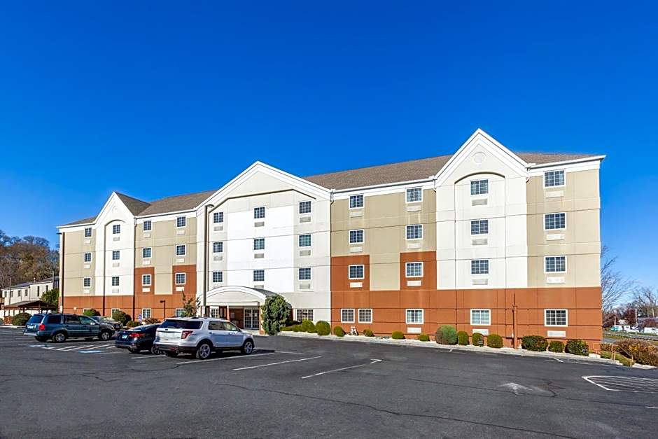 Candlewood Suites-West Springfield By IHG