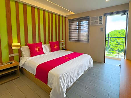 Queen Room with Balcony