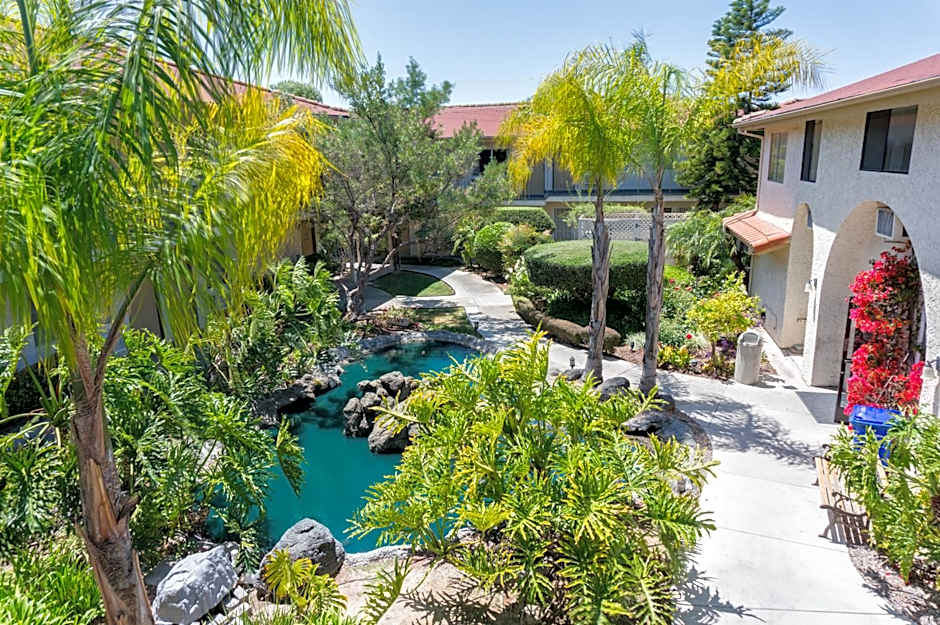 California Suites Hotel