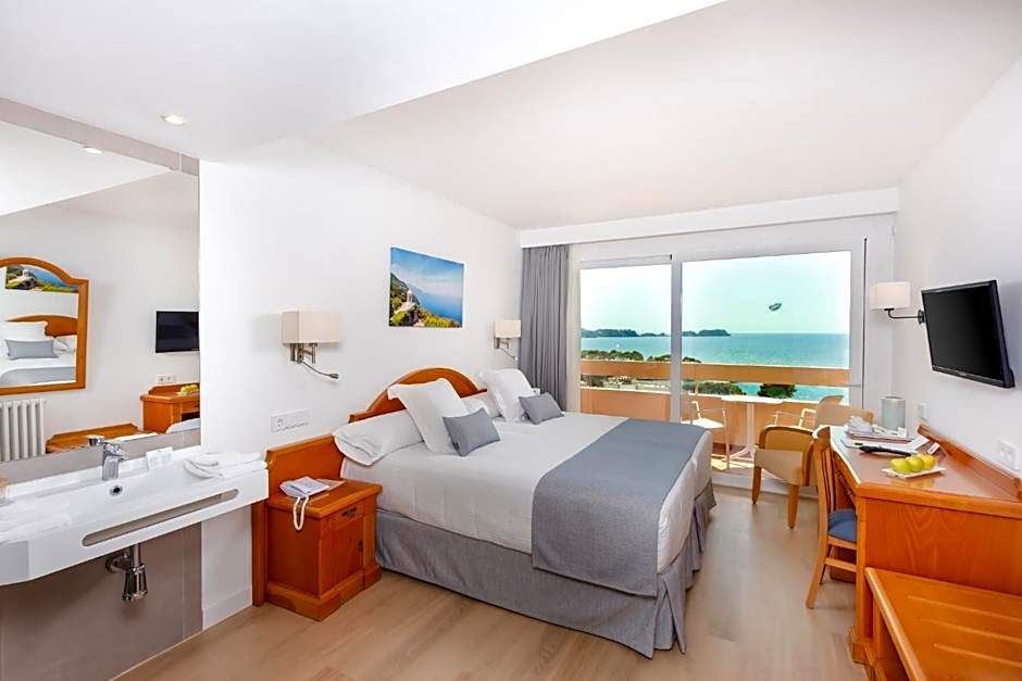 Valentin Reina Paguera - Adults Only