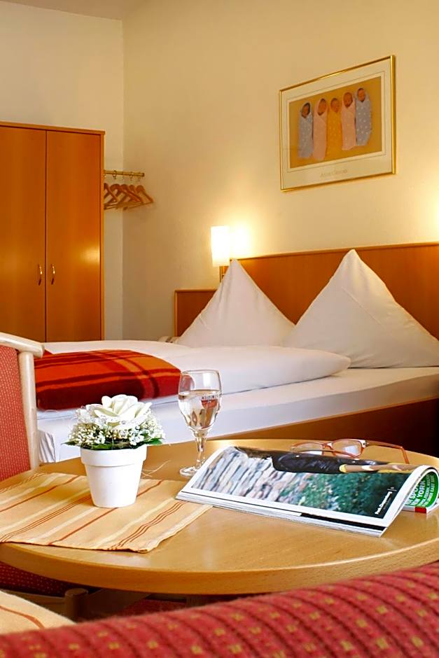 Hotel Rose Heidelberg inklusive Frühstück, Saunanutzung und Parkplätze nach Verfügbarkeit