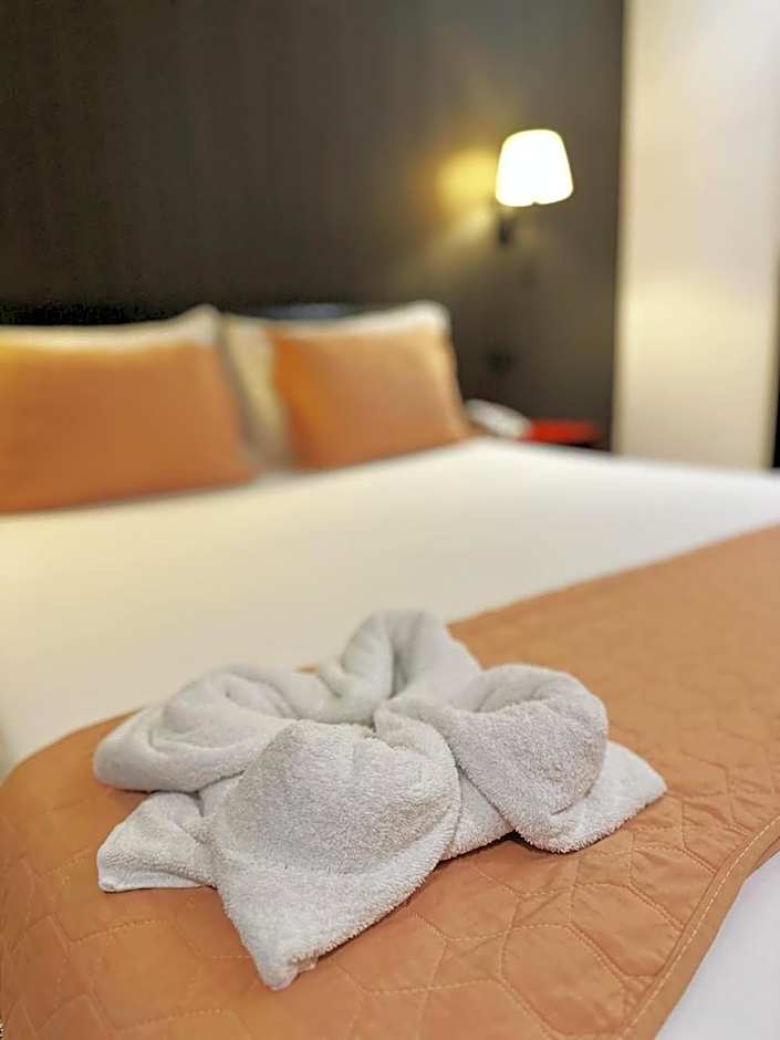 Aurelis Hotel