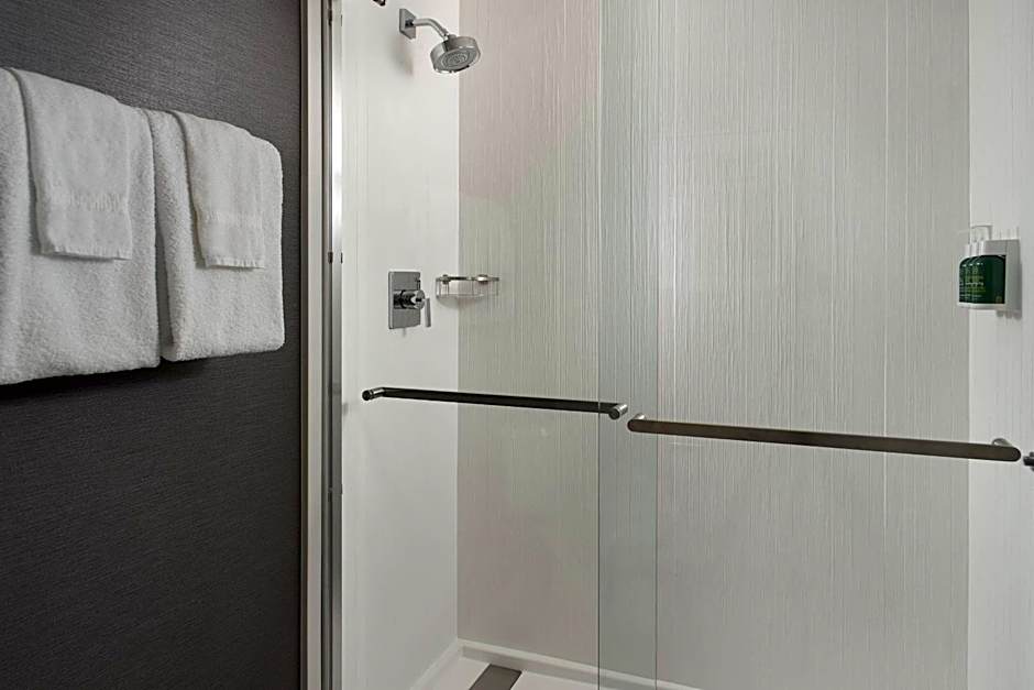 Courtyard by Marriott Charlotte Arrowood