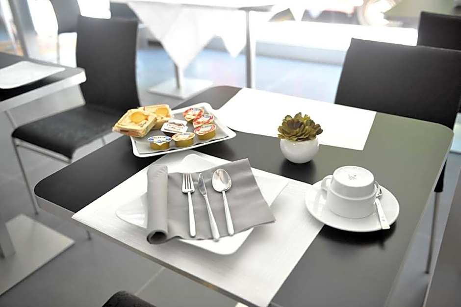 HLL Hotel Lungolago Lecco-Como Lake