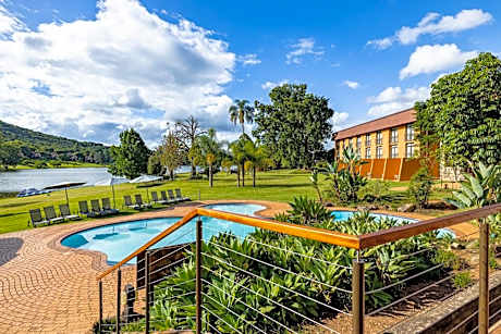 African Sky Hotels - Pine Lake Inn