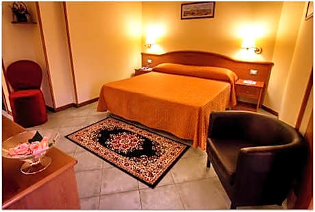 Quintuple Room (5 Adults)