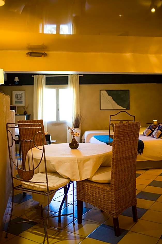 In Provence Hôtel - Expérience Authentique