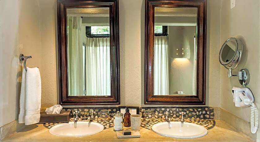 Impodimo Game Lodge