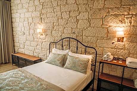 1 King Deluxe Room