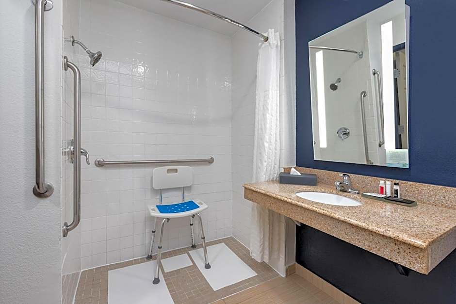 La Quinta Inn & Suites by Wyndham Paris