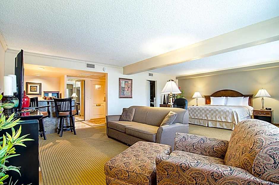 Clarion Inn Garden City