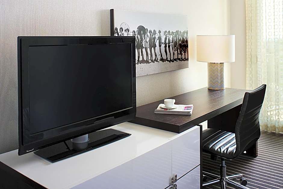Hyatt Centric Delfina Santa Monica
