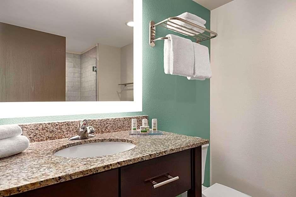 Wingate by Wyndham Salisbury