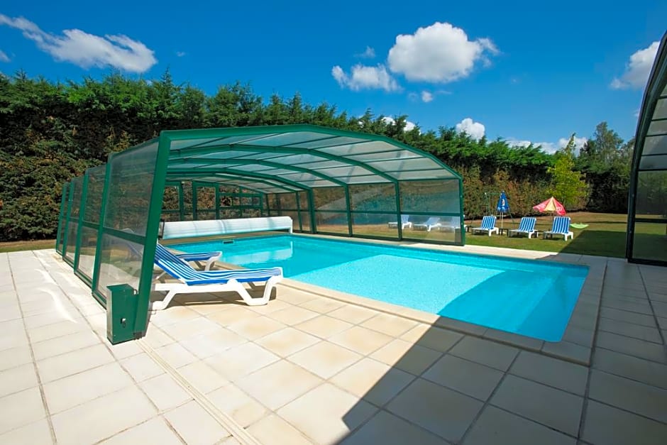 Hotel The Originals Bernay Acropole