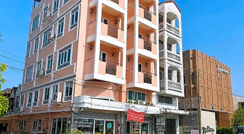 Hoppers Place Donmuang Hostel