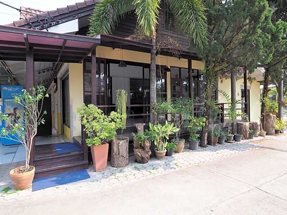 OYO 592 Goldenville Villa