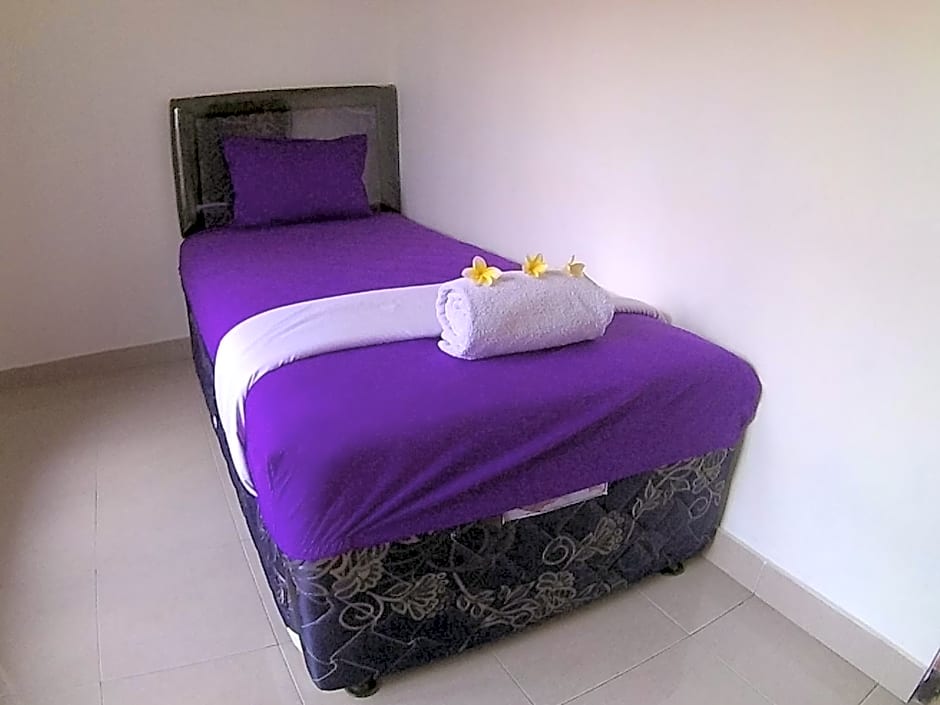 Twenty4Seven Bed & Breakfast – Jimbaran, CO