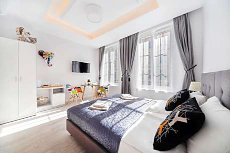 Deluxe Double or Twin Room with City View