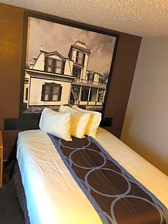 Deluxe Queen Room - Non-Smoking